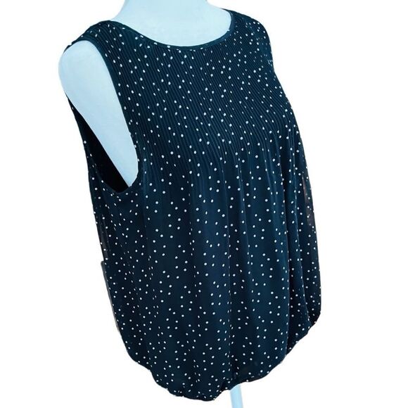 Max Studio black/white polka dot sleeveless top with tiny pleats front/back sz M - Picture 6 of 7